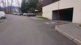 Le grand parking et l&lsquo;acces garage inférieur